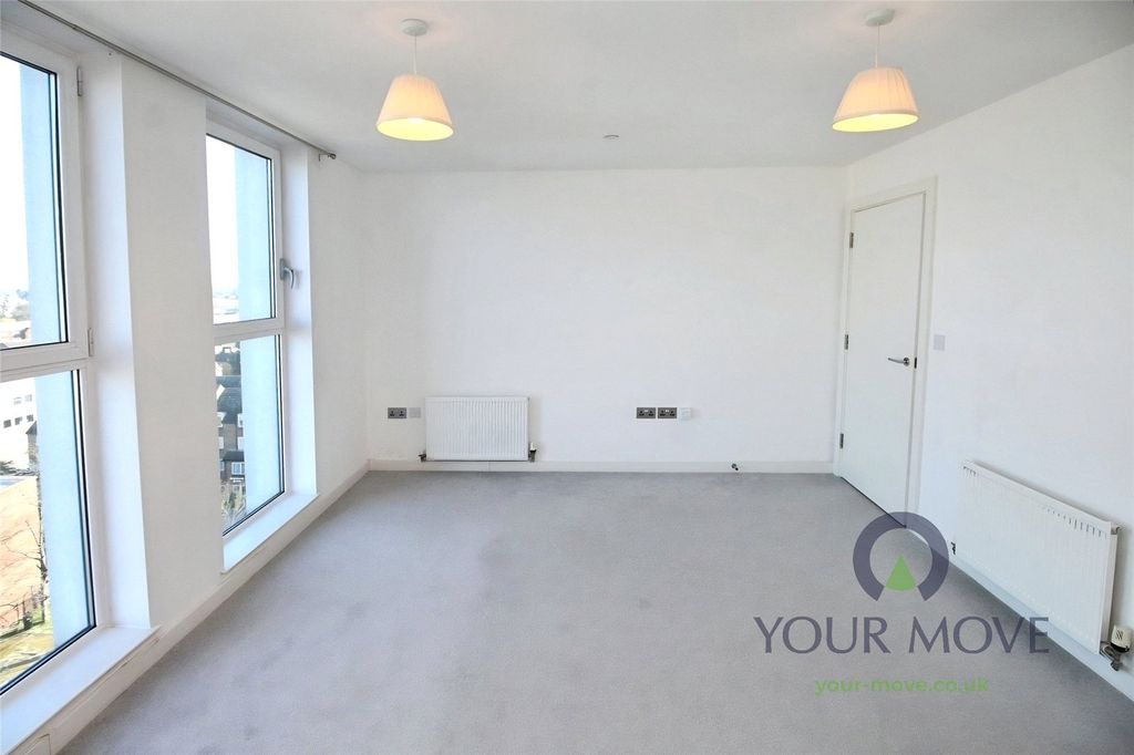 Property photo 3 of 10 Lounge