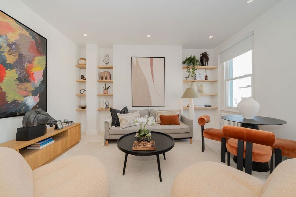 Property photo 2 of 8