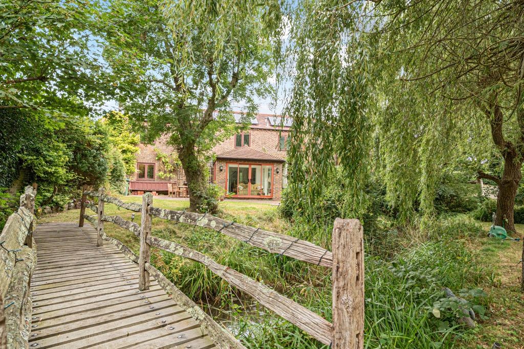 Property photo 3 of 11