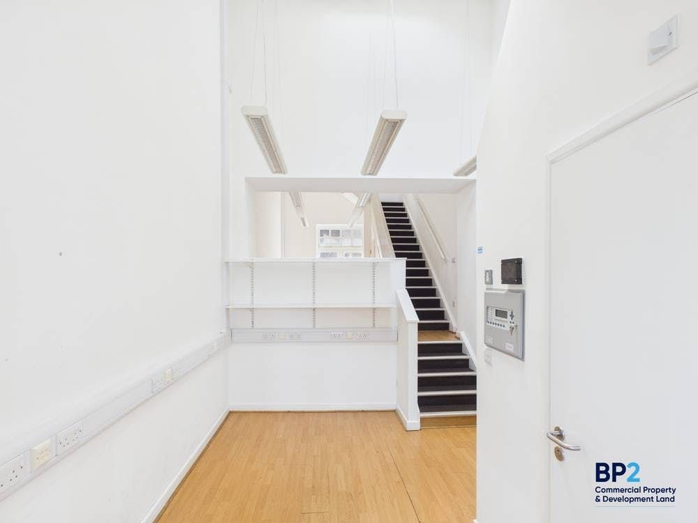 Property photo 3 of 11 Cam03725G0-Pr0088-Still007-Thumbnail-H750-70.Jpg