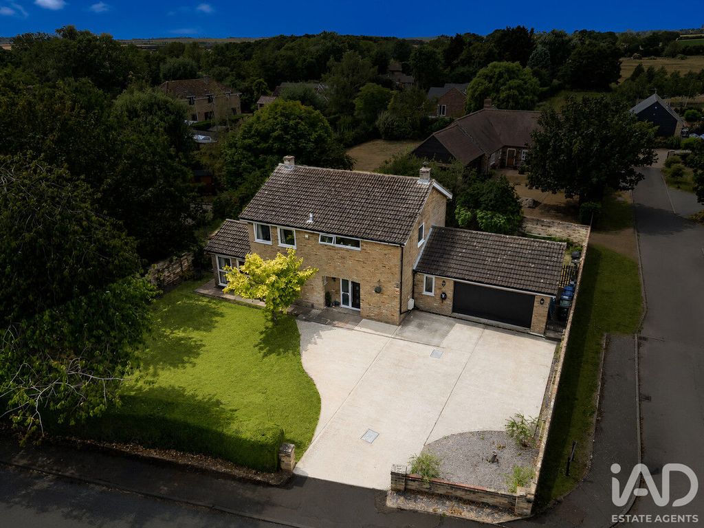 Property photo 1 of 39