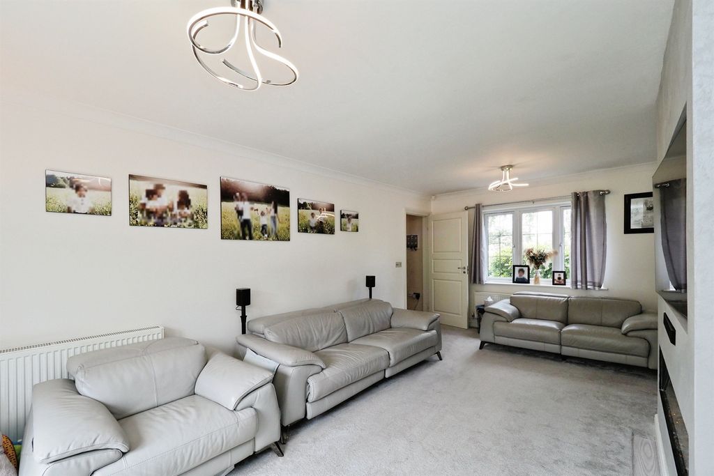 Property photo 2 of 17
