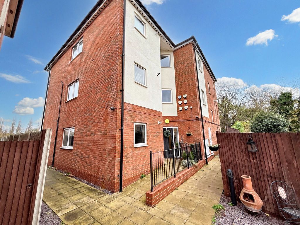 Property photo 1 of 10 External