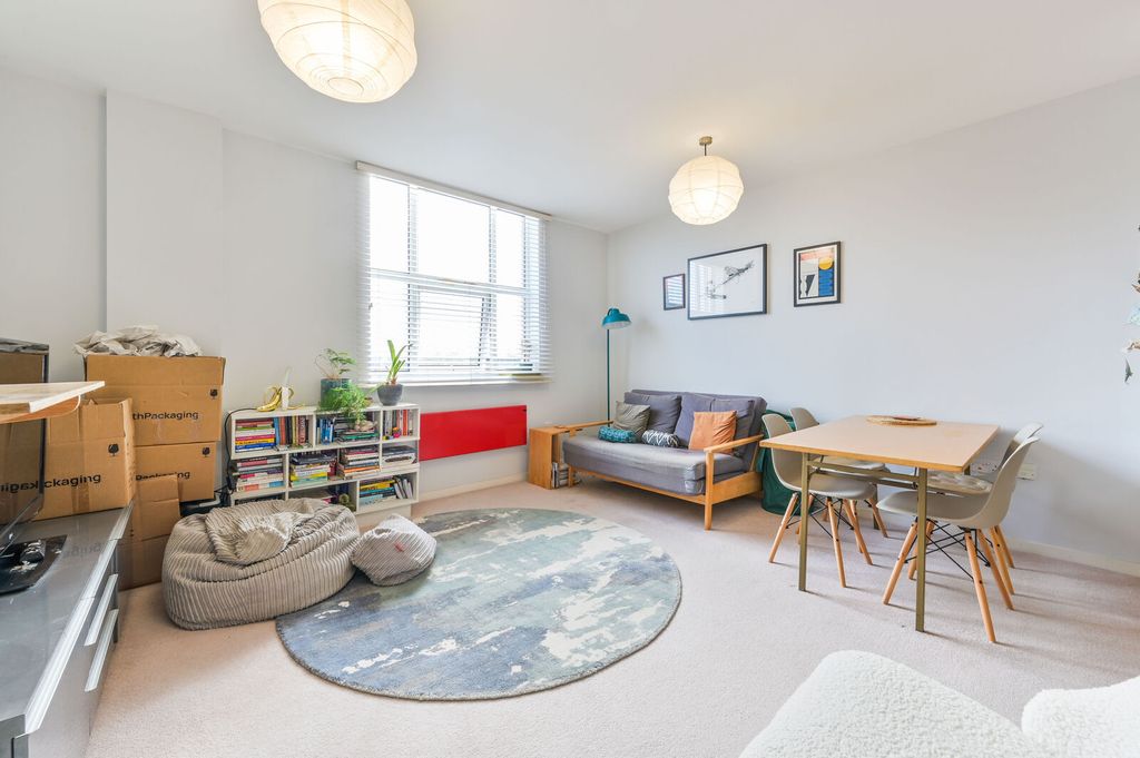 Property photo 2 of 7