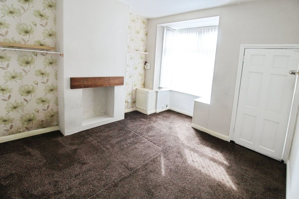 Property photo 2 of 11 Picture No. 18