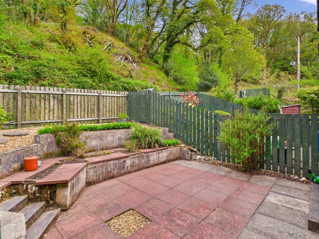 Property photo 2 of 33
