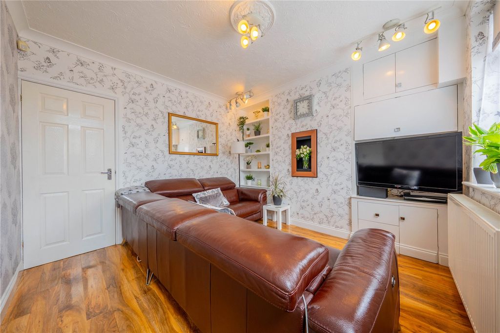 Property photo 2 of 20 Picture No. 05