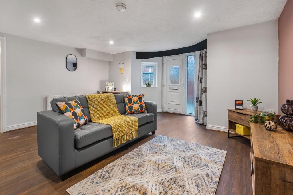 Property photo 1 of 8 3 Bed Terraced House To Rent Norman Rd, London Cr7