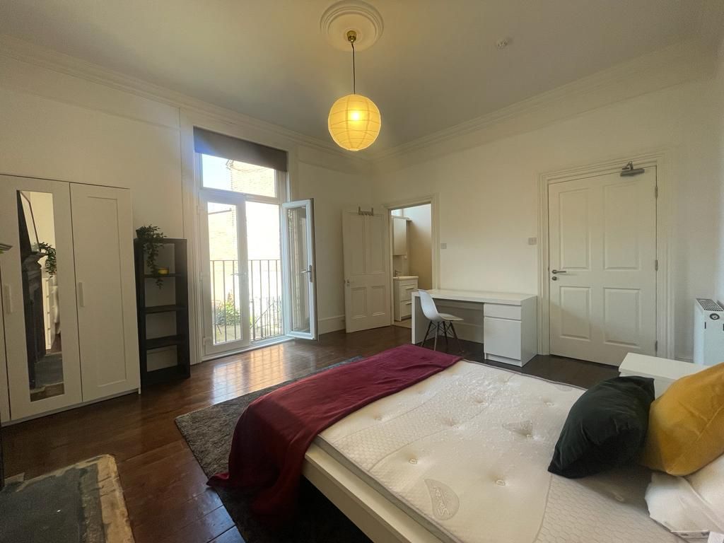 Property photo 3 of 8 Bedroom