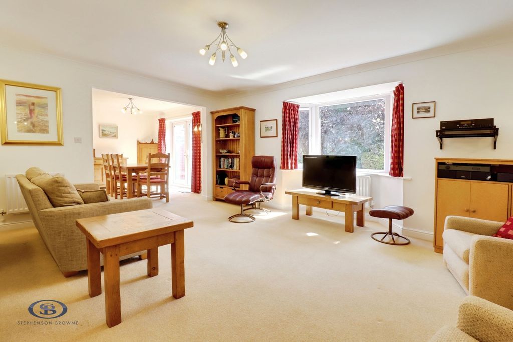 Property photo 2 of 30
