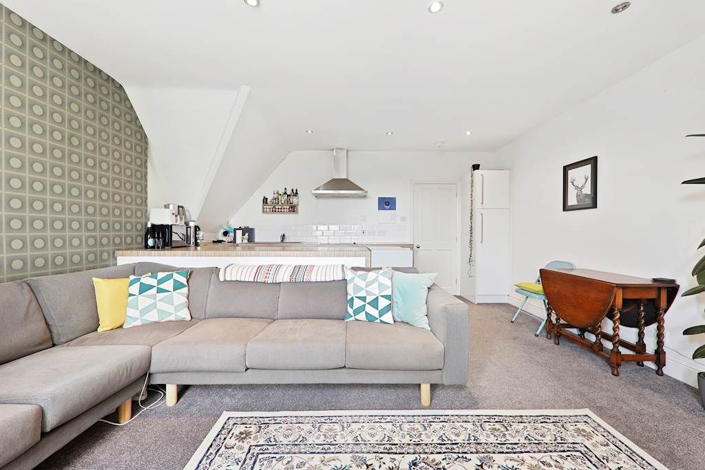 Property photo 3 of 11 07-B6Bbjhhgll - Flat H, 108 Auckland Road - 21 (1)