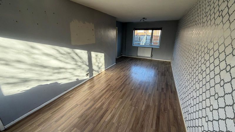 Property photo 3 of 9 Photo 2