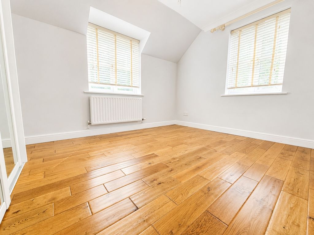 Property photo 2 of 17 Picture No. 12