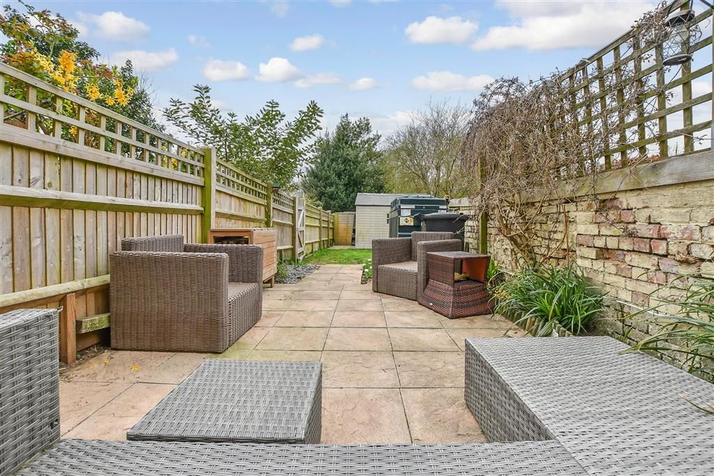 Property photo 1 of 22 Patio / Decking