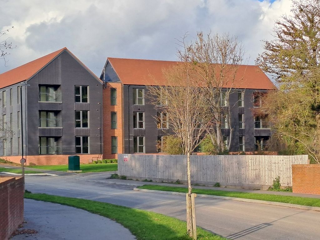 Property photo 3 of 7 Kitchen Living Room Diner