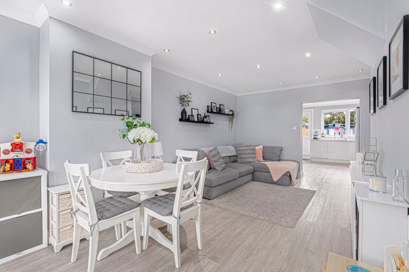 Property photo 2 of 17 Open Plan