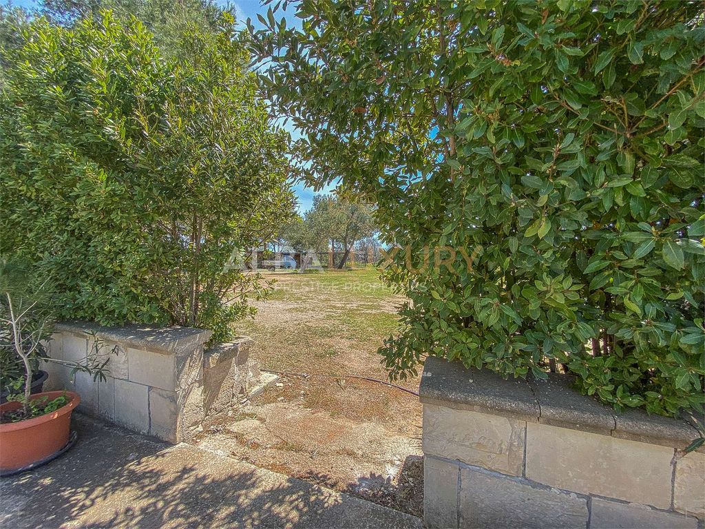 Property photo 3 of 36
