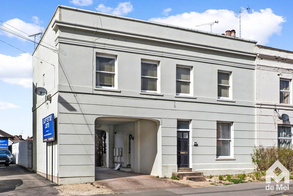 Property photo 1 of 16 Photo 16