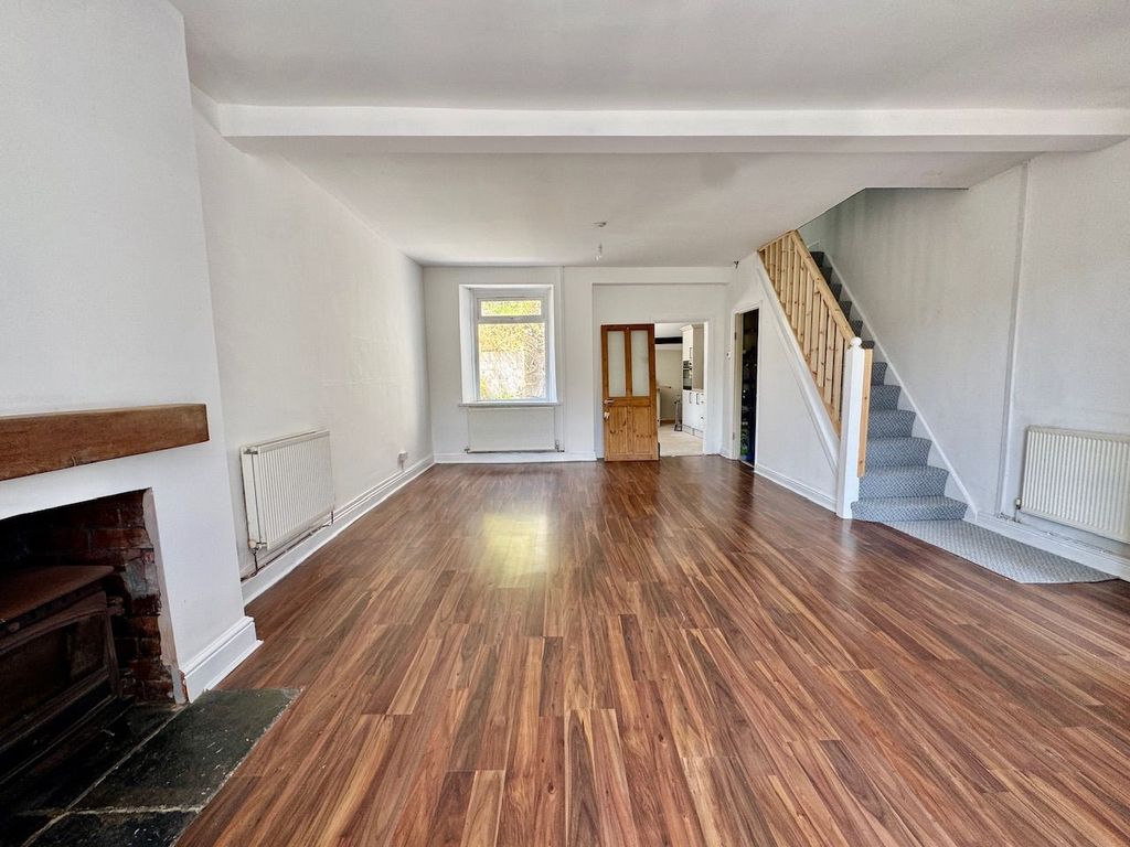 Property photo 2 of 34