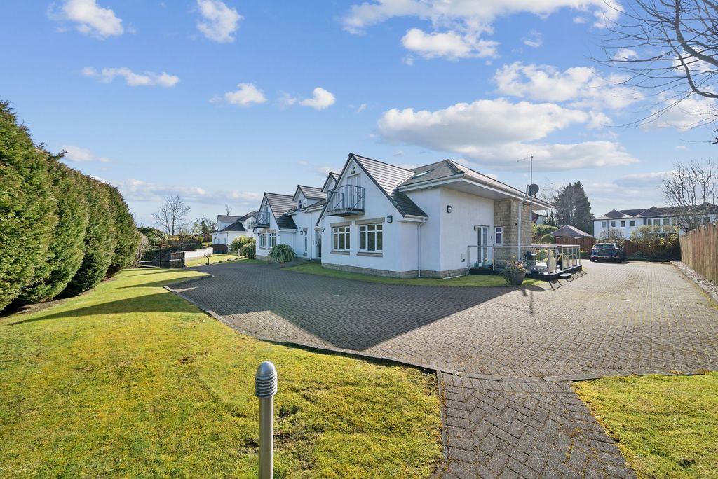 Property photo 2 of 22