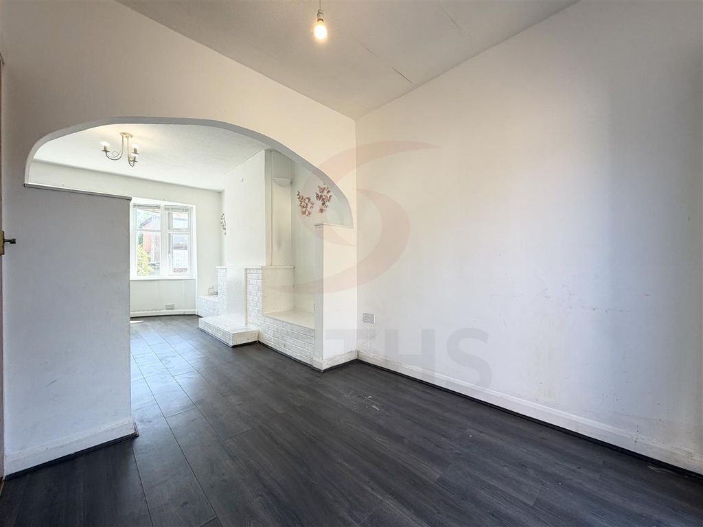 Property photo 3 of 7 Dining Room
