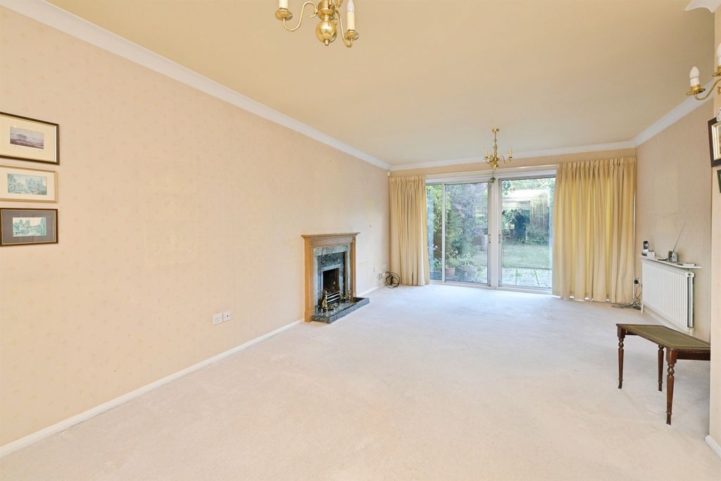 Property photo 2 of 14
