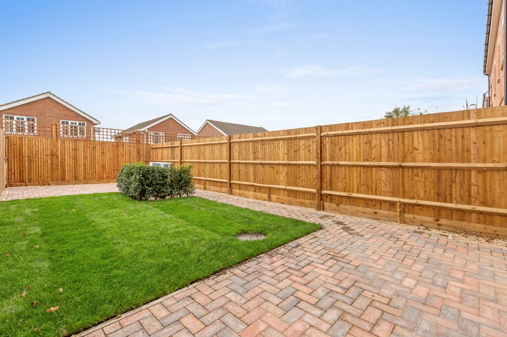 Property photo 3 of 10 Jubliee Mews, Hp13 - Plot 9-13