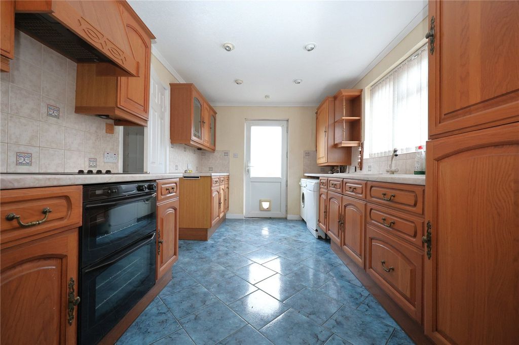 Property photo 2 of 17 Picture No. 09