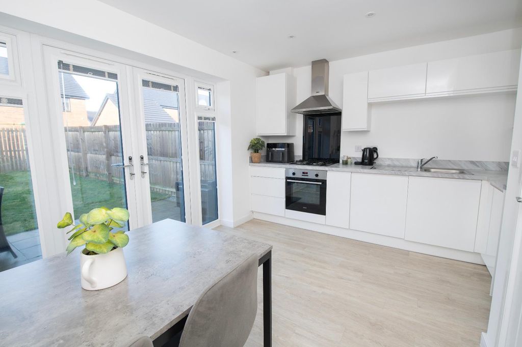 Property photo 2 of 18 A87143Fe-0F26-4B93-8F53-1F289c7F5d82.Jpeg