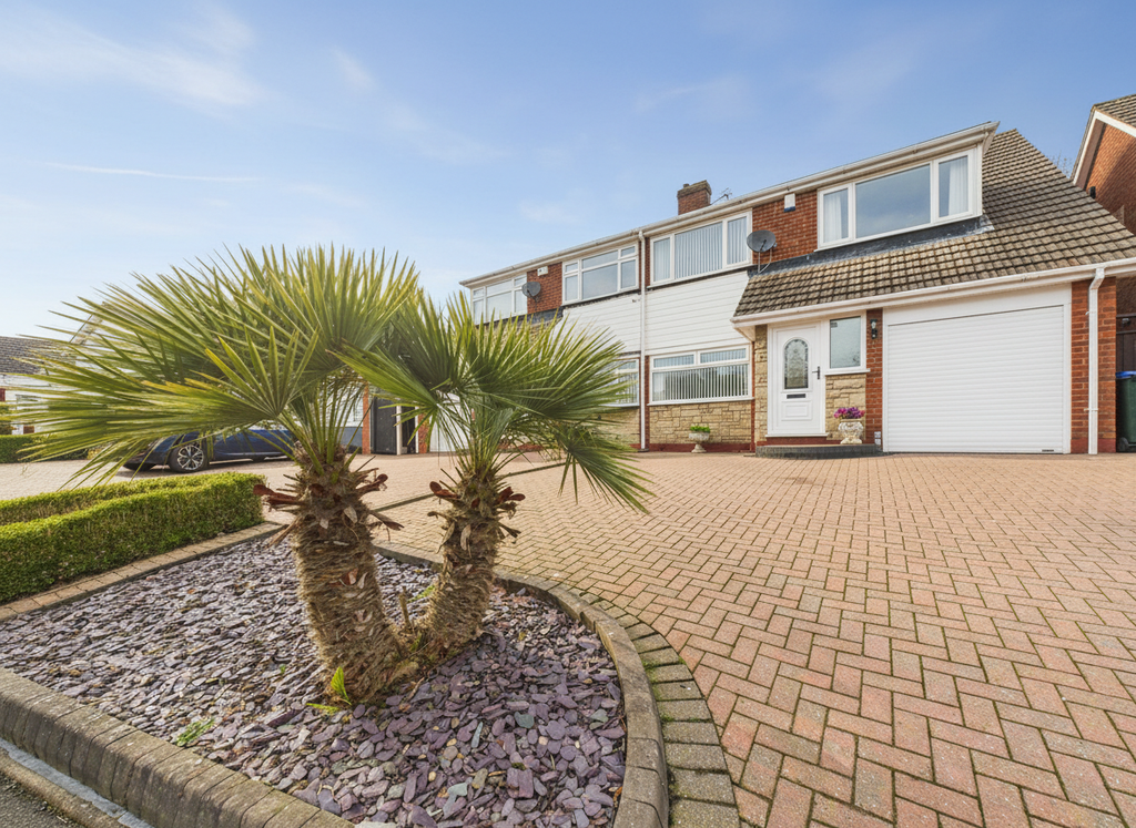 Property photo 1 of 52 Cam05591G0Pr0128Still063001