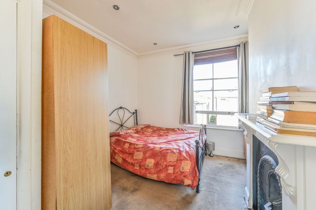 Property photo 3 of 11