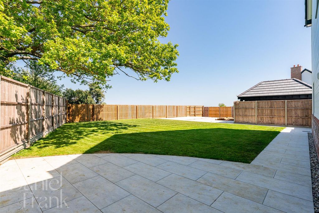 Property photo 2 of 46