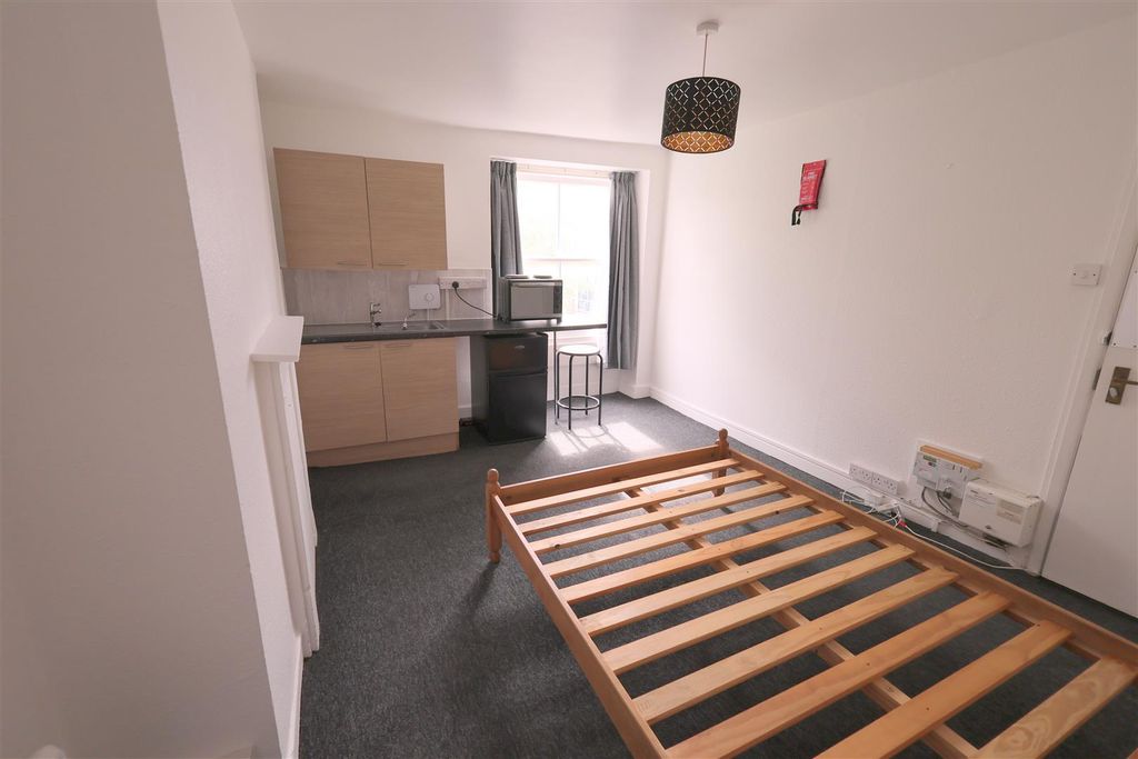 Property photo 3 of 10 Rm6 Briii.Jpg
