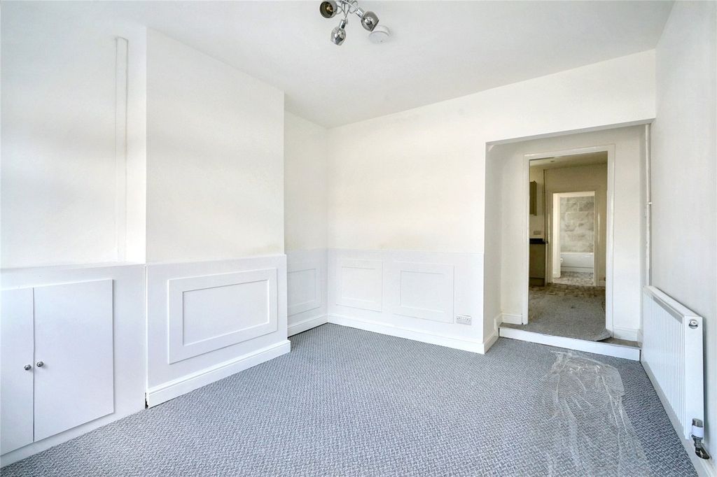 Property photo 2 of 10 Lounge