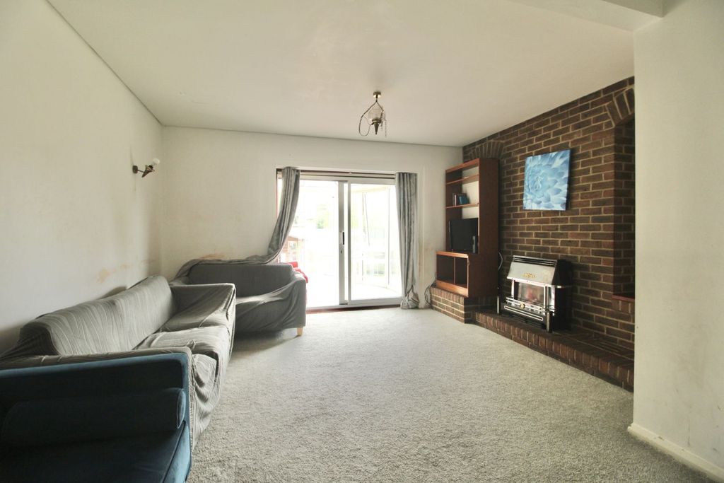 Property photo 2 of 37