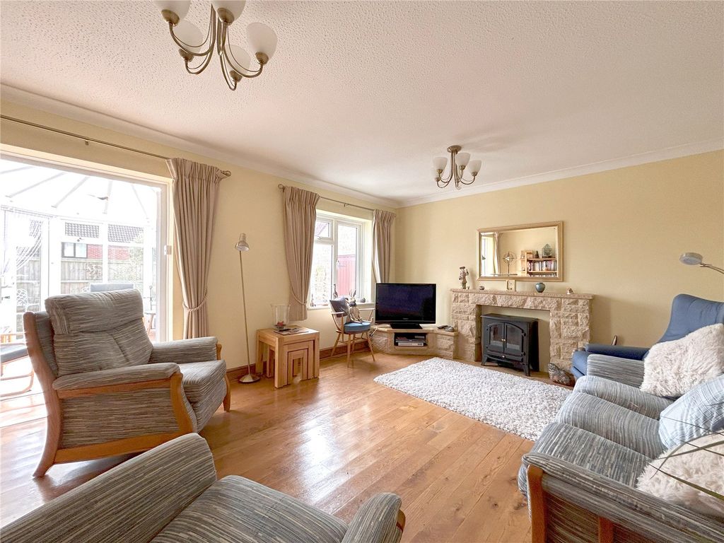 Property photo 2 of 20 Picture No. 17