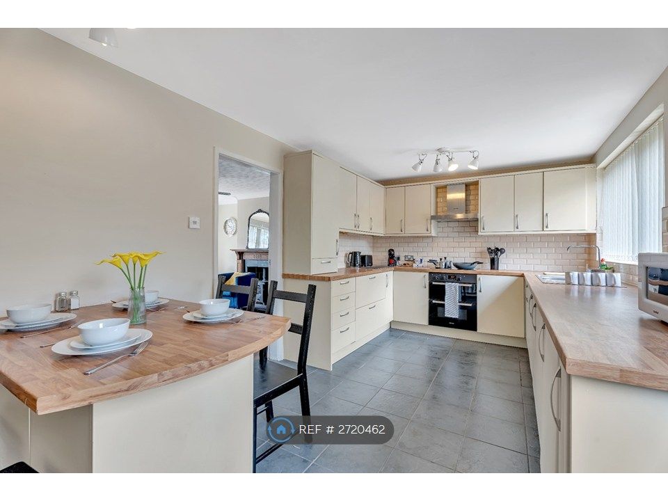 Property photo 3 of 24