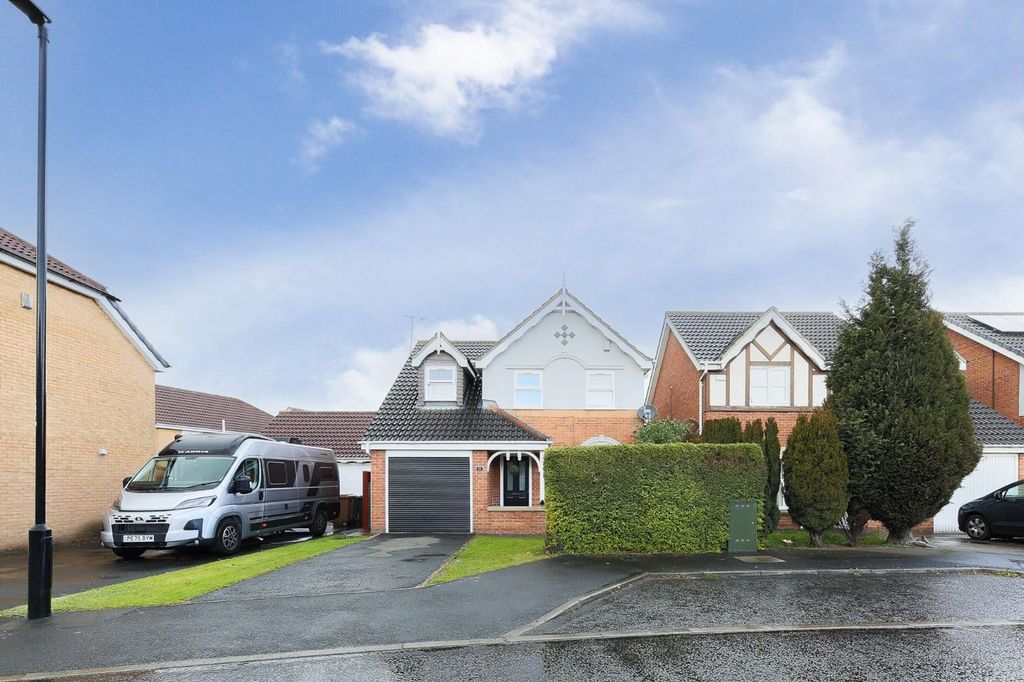 Property photo 1 of 17 External