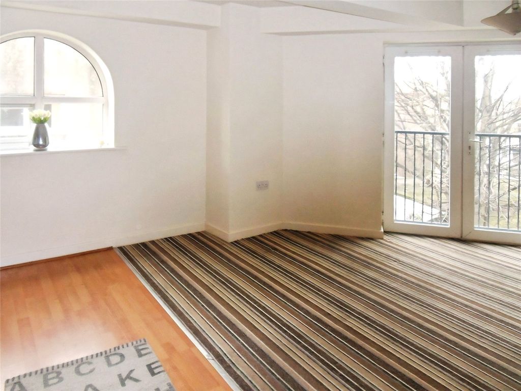 Property photo 2 of 12 Picture No. 20