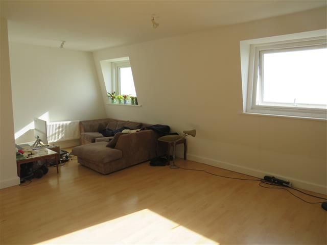 Property photo 3 of 7 Living Room