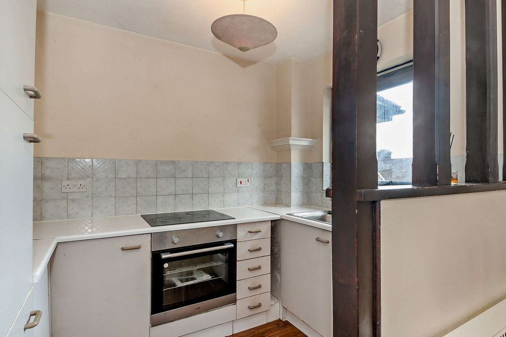 Property photo 3 of 21