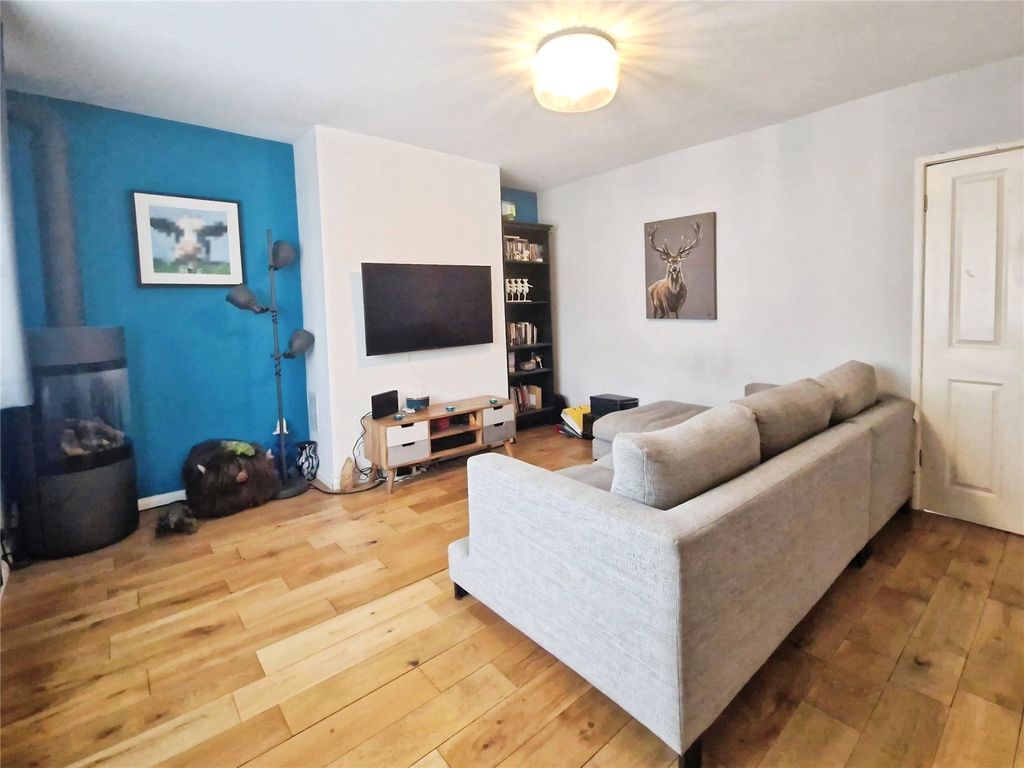 Property photo 2 of 16 Picture No. 02