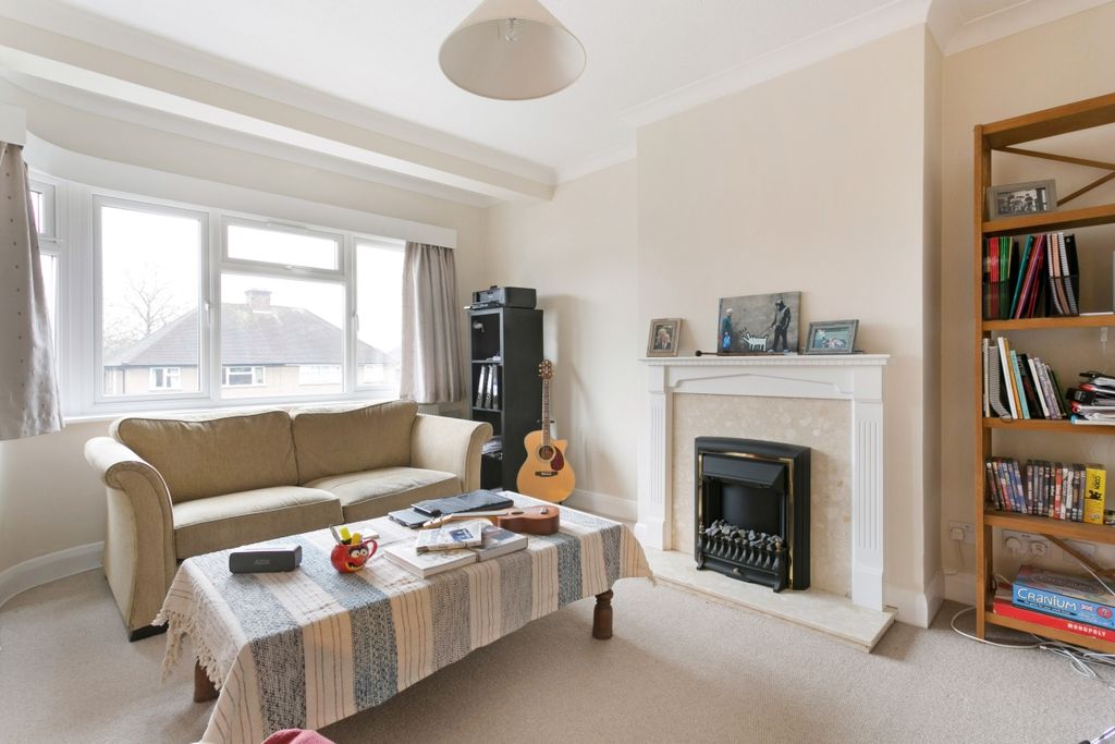 Property photo 3 of 8 .