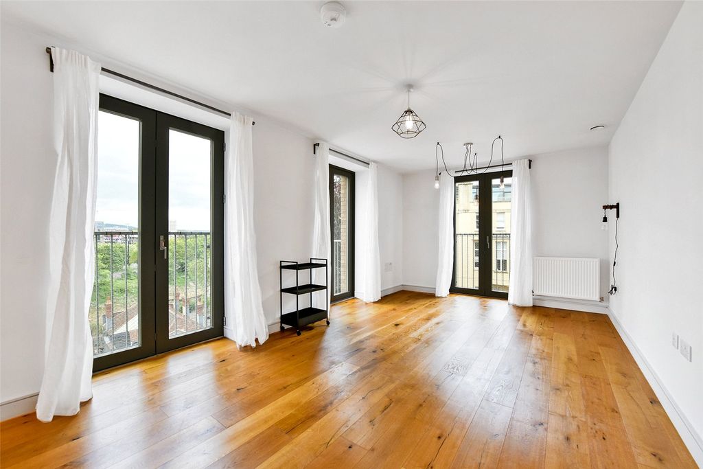 Property photo 2 of 10 Picture No. 06