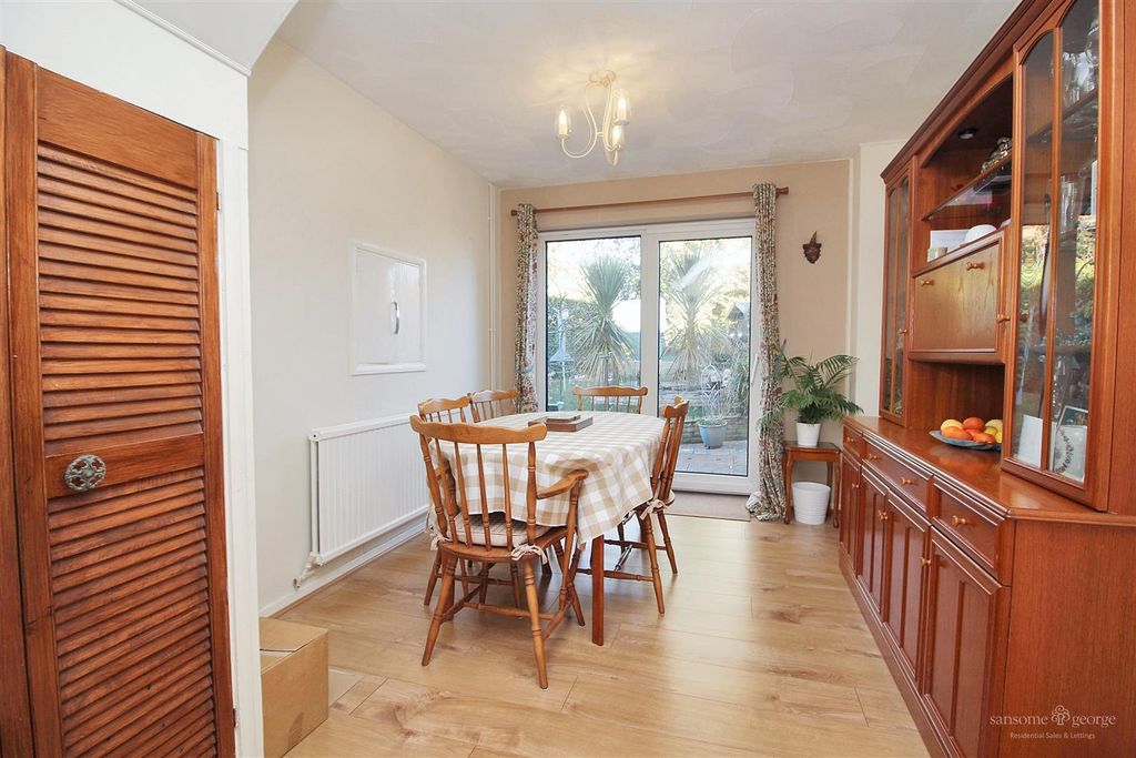 Property photo 3 of 24 Dining Room