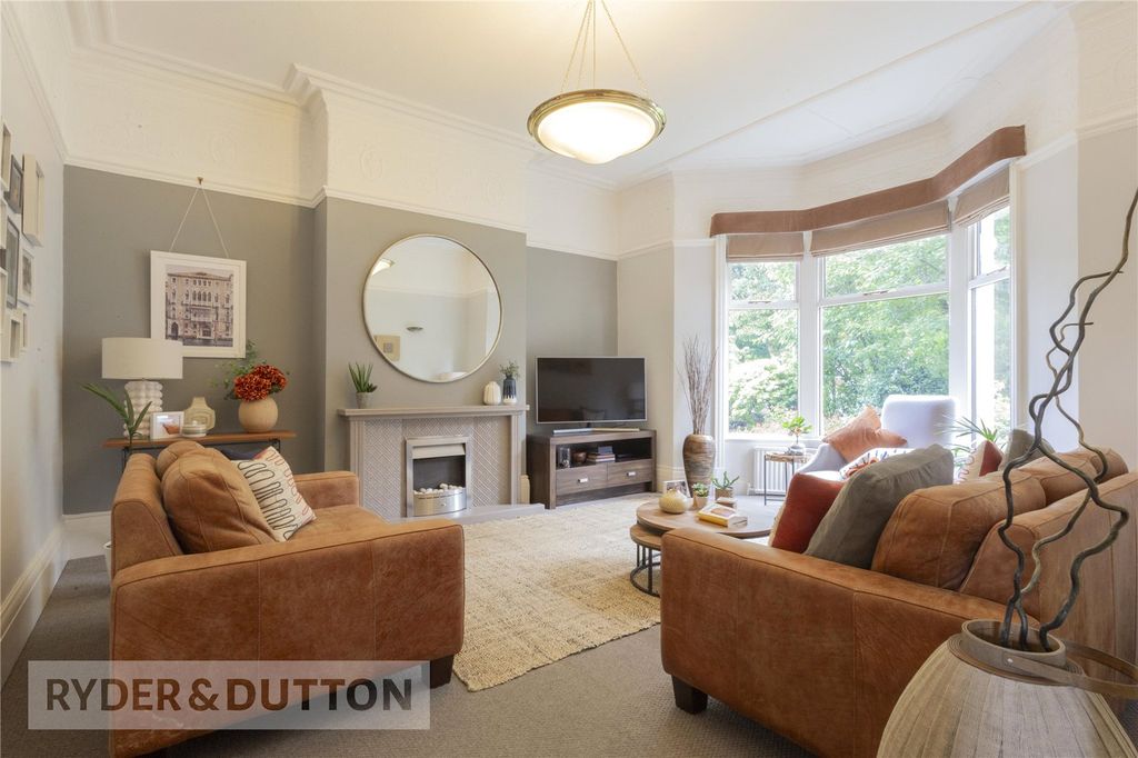 Property photo 2 of 27 Living Room