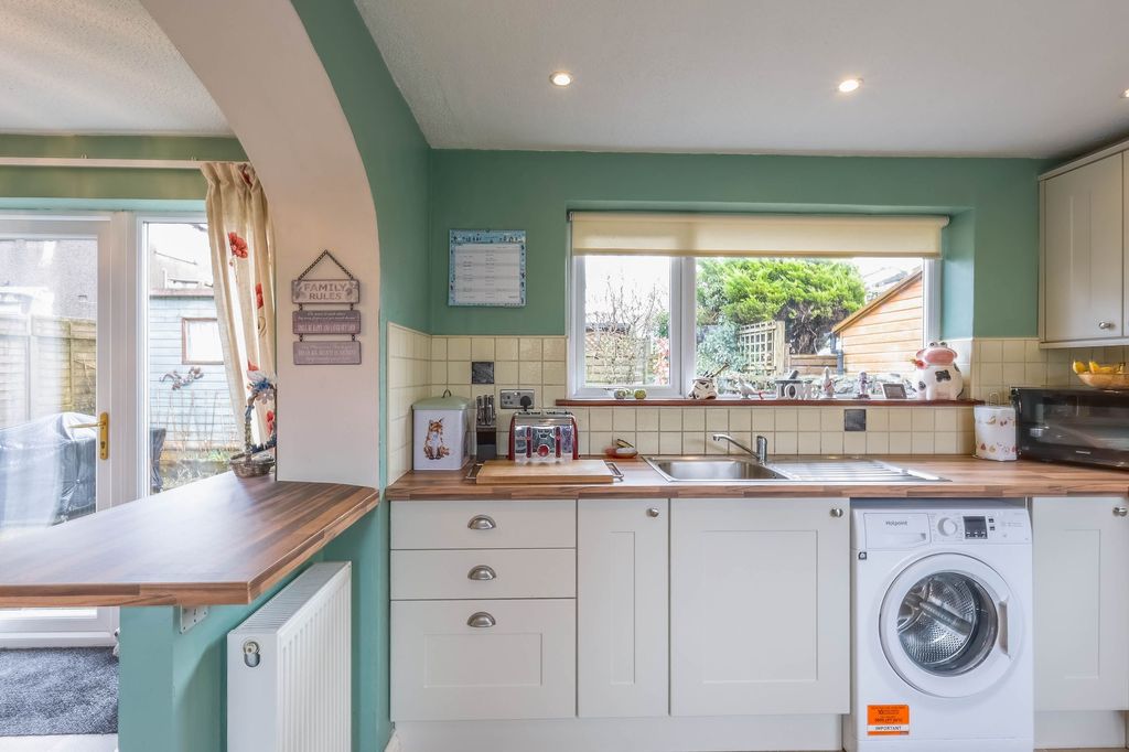 Property photo 3 of 21