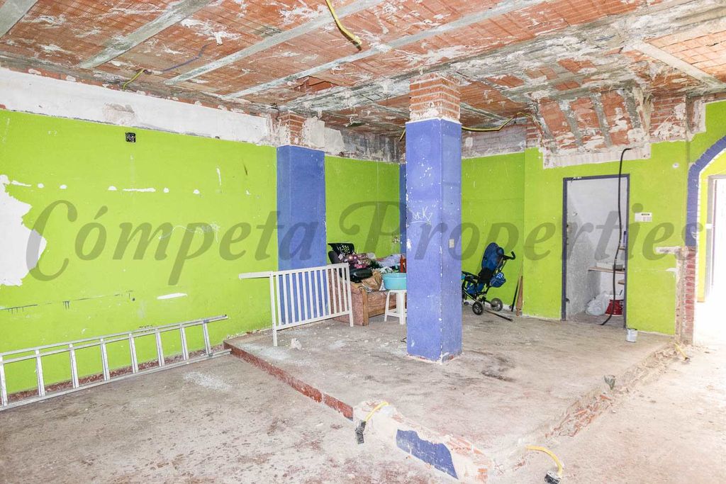 Property photo 3 of 11