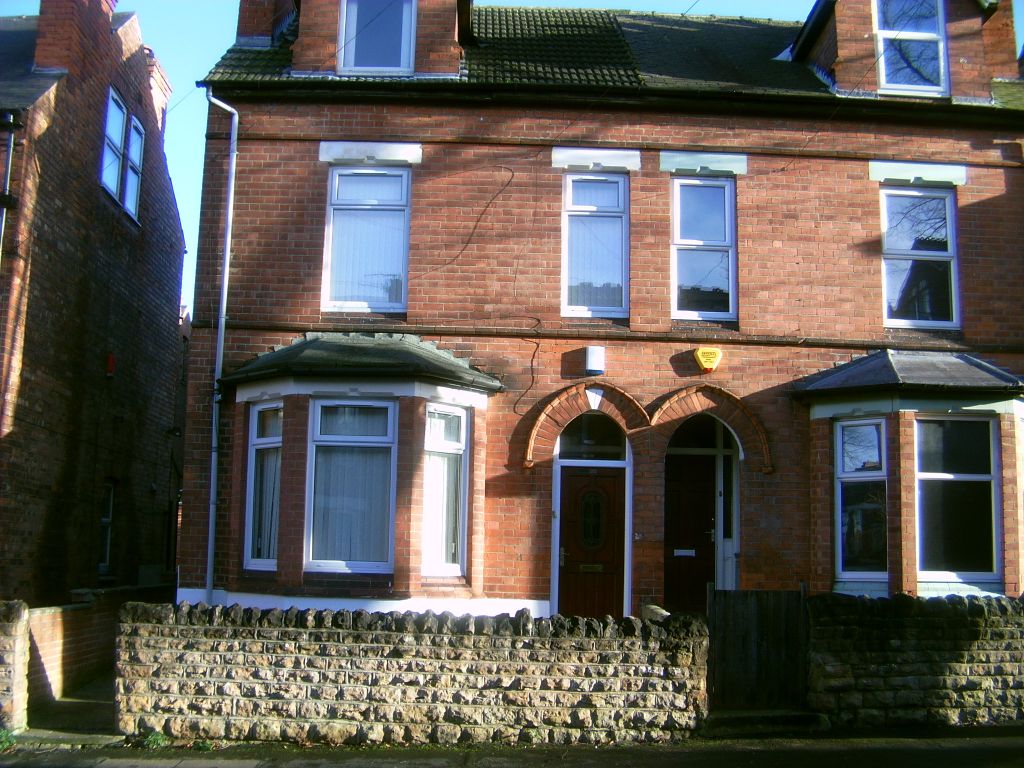 5 bed terraced house to rent Radford