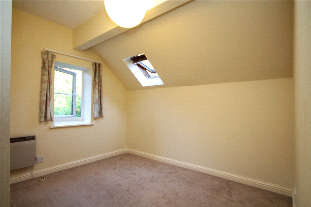 Property photo 3 of 6 Bedroom